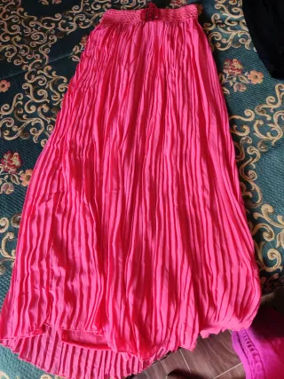 Ropa de señora,faldas y top encaje.