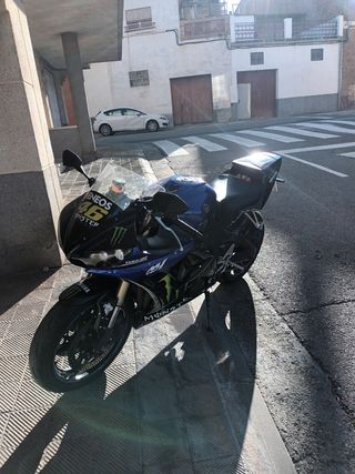 Yamaha R6