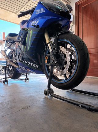 Yamaha R6