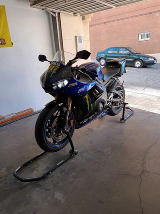 Yamaha R6