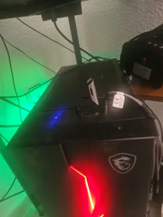 PC Gaming MSI Negro con Luces LED