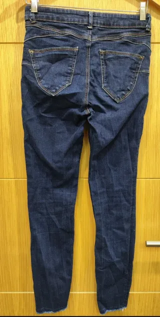 Pantalón pitillo elástico Push Up Talla M