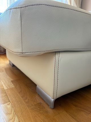Sofá chaise longue de piel beige