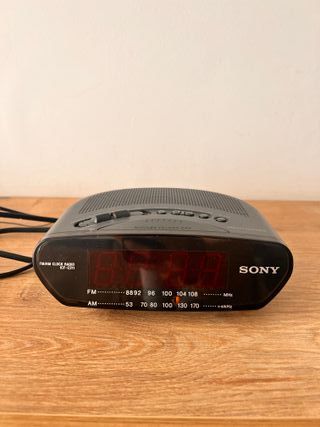 Radio despertador Sony ICF-C211 FM/AM