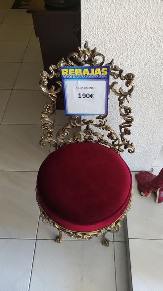 Sillón Bronce y Terciopelo Rojo