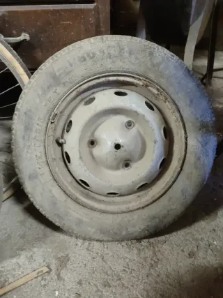 Llanta RENAULT 4L