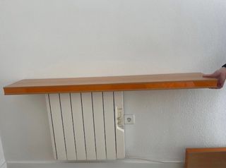 Mesita de noche y 2 estanterías madera