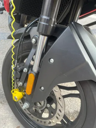 Moto Voge 300DS Negra y Roja