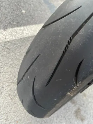 Moto Voge 300DS Negra y Roja