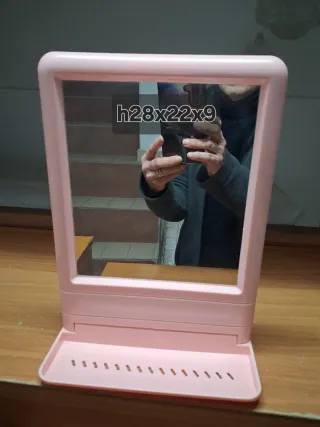 Specchiera rosa con vassoio