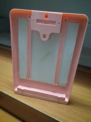 Specchiera rosa con vassoio