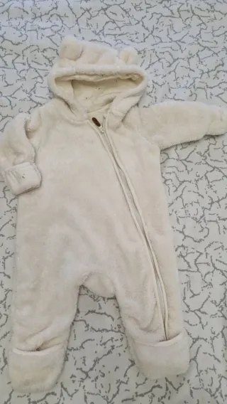 Buzo bebé invierno con capucha