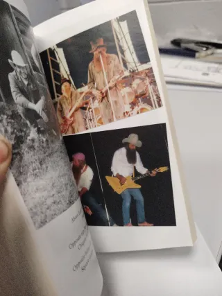 Beer Drinkers & Hell Raisers A ZZ Top Guide