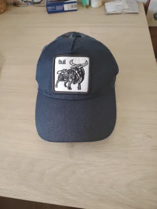 Gorra con parche de toro Bull