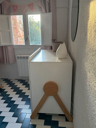 Cuna convertible blanca y madera