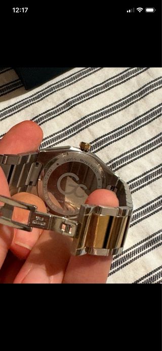 Reloj Guess bicolor dorado y plateado