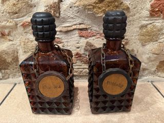 Juego 2 botellas licor cristal ámbar