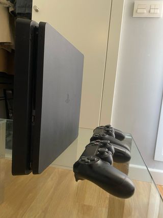 PS4 (PlayStation 4) Negra + 2 Mandos