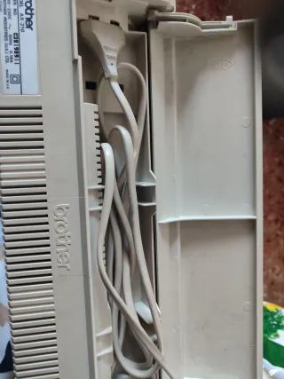 Máquina de escribir Brother AX-210