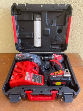 Taladro/atornillador Milwaukee M18 BLPDRC-202C