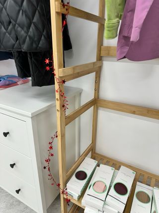 Mueble organizador de bambú