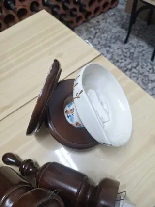 Accesorios baño madera y cerámica