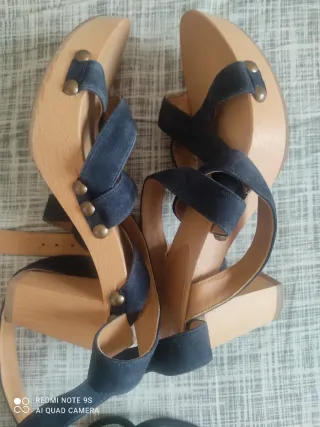 Sandalias Castañer madera azul