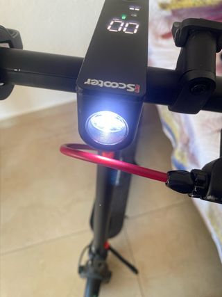 Patinete eléctrico negro