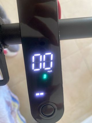 Patinete eléctrico negro