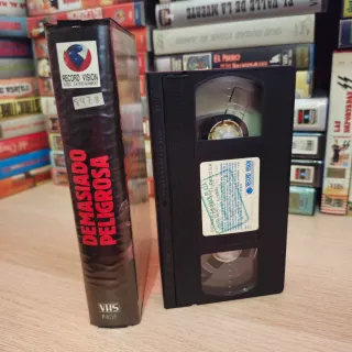 VHS Demasiado Peligrosa - Traci Lords