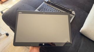 Fujitsu Ordenador/Tablet Gris Plata