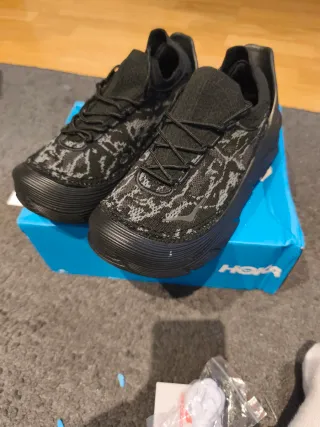 Zapatillas Hoka Chukka Negras/Grises