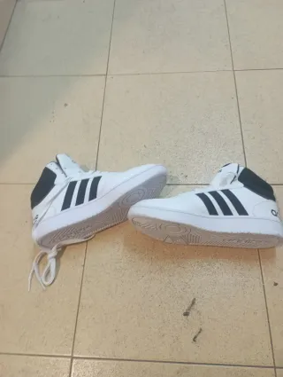 Zapatillas Adidas Hoops 3.0 Blancas SIN ESTRENAR