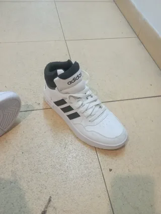 Zapatillas Adidas Hoops 3.0 Blancas SIN ESTRENAR