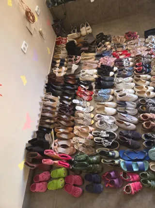 Lote Zapatos Niñ@s y Mujer 2€