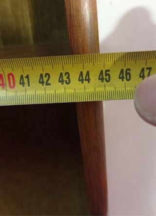 Pareja de estanterías de colgar.