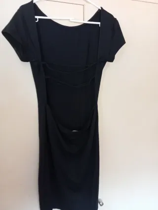 Vestido Pull&Bear negro espalda descubierta L