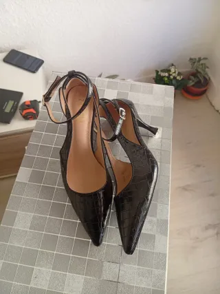 Tacones charol negros talla 40