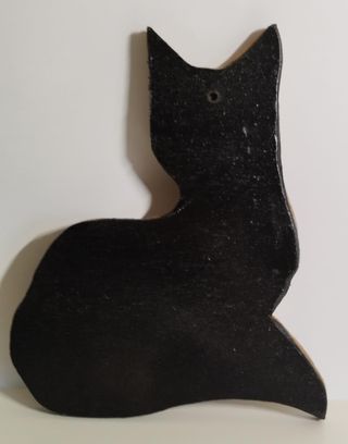 Volpe in legno traforato a mano. 14x16x0,7 cm.