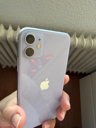 iPhone 11 64GB Morado Bien cuidado.