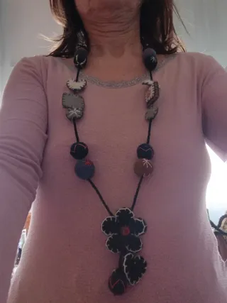 Collana in panno fatta a mano