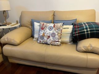 2 Sofás de Piel Beige