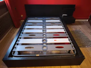 Estructura cama 135cm + somier + mesita