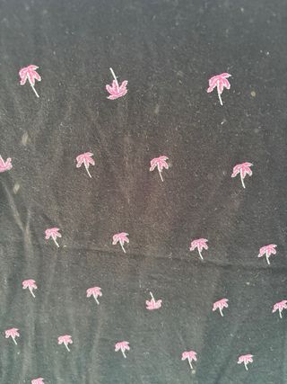 Camiseta H&M Negra Estampada Palmeras Talla M