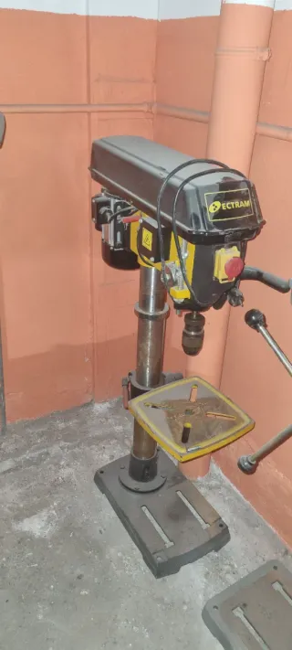 Taladro de columna Ectram