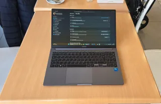 Portátil Samsung Windows 11 8GB 512GB SSD