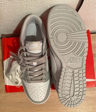 Nike Dunk Low Gris y Blanco