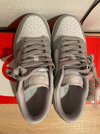 Nike Dunk Low Gris y Blanco