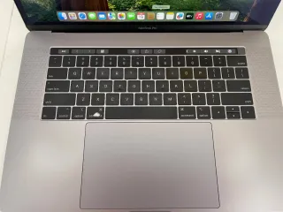 MacBook Pro 15 Gris Espacial