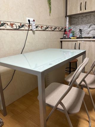 Mesa de cocina cristal y metal
